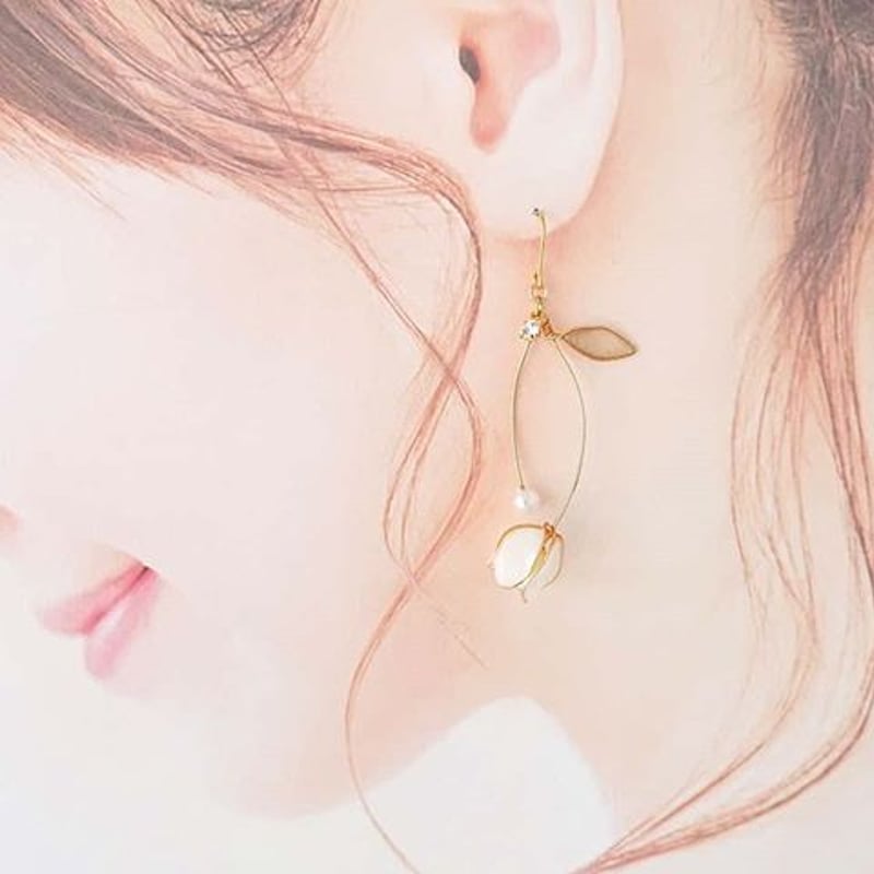 鯨骨 すずらんのピアス 808 鯨骨 すずらんのピアス 808 鯨骨 小さい鈴蘭のピアス 808 - ARTIST