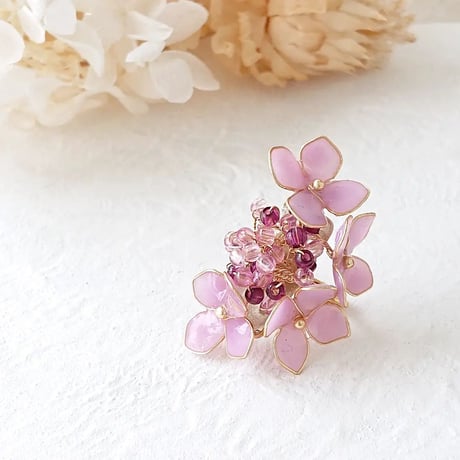 【限定１点】気分があがるラベンダーピンクいろの紫陽花のイヤーカフ