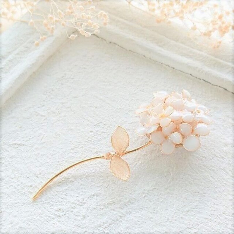 受注制作】幸運の花：幸せを呼ぶお花のブローチ | TUKIUSAGI