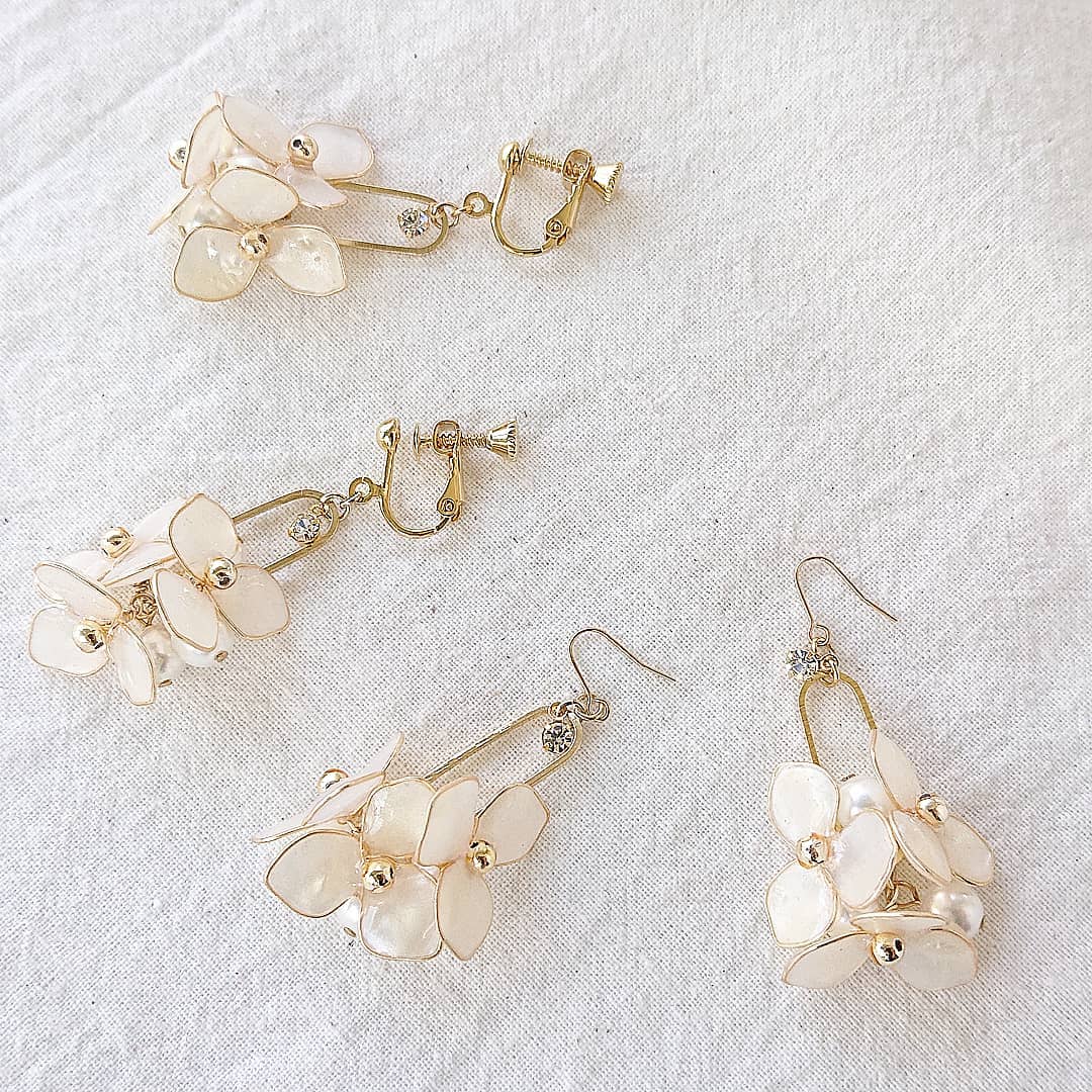 薔薇ビジュー♡蝶々とお月様じゃらじゃらアシメピアス/イヤリング✩*॰¨