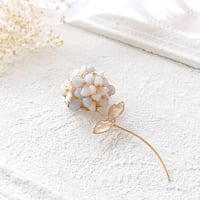 水色花の幸せを呼ぶお花のブローチ