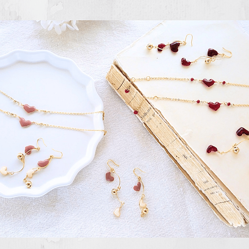 お得なセット】赤いハートのブレスレットセット（ブレスレットとハート