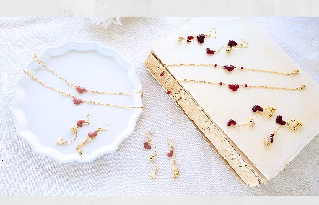 お得なセット】赤いハートのブレスレットセット（ブレスレットとハート