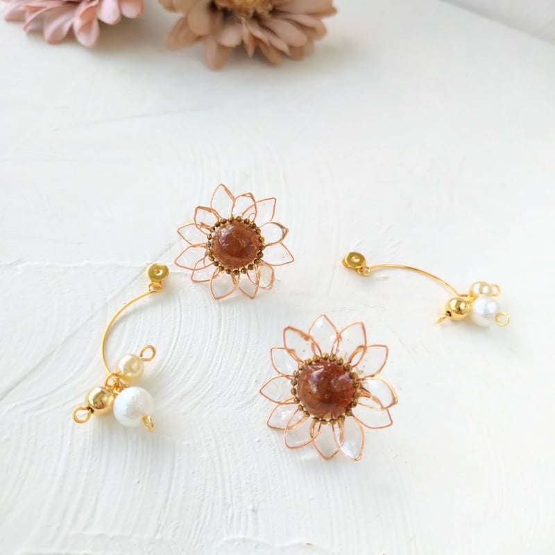 透明ひまわりの揺れるピアス/イヤリング （ピアスのみ2way）花言葉