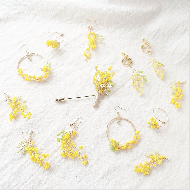 ミモザのピアス/イヤリング | TUKIUSAGI