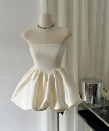 フリルトップス　2色展開