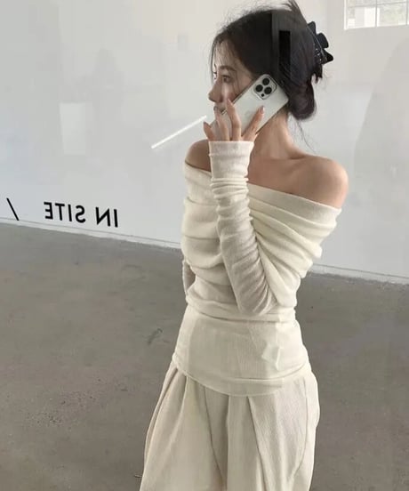 オフショルニットトップス　2色展開