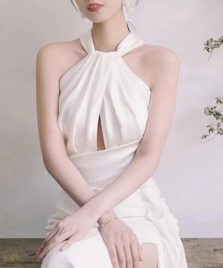 ホルターネックロングワンピース