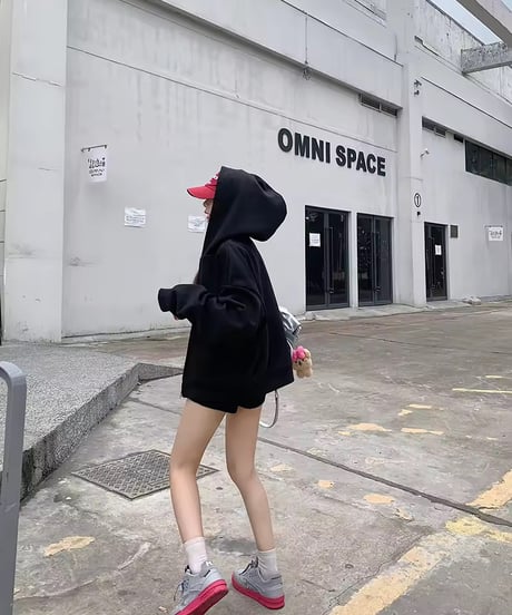 ショートパンツフーディーセットアップ　2色展開