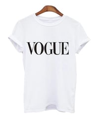VOGUEロゴTシャツ 2色展開