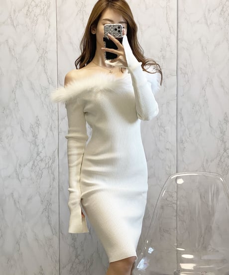 オフショルファースリムワンピース　3色展開