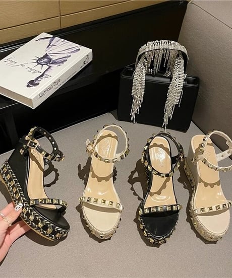 ウエッジサンダル　2色展開