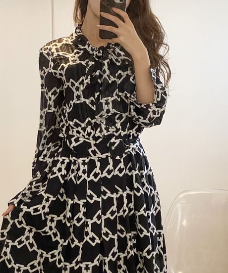 チェーン柄ロングワンピース　2色展開
