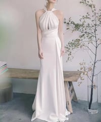 ホルターネックロングワンピース