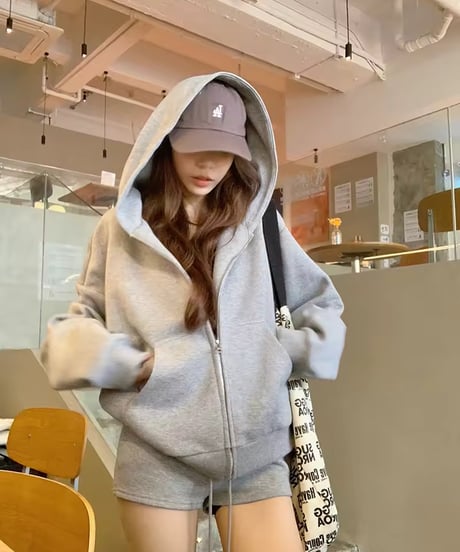 ショートパンツフーディーセットアップ　2色展開