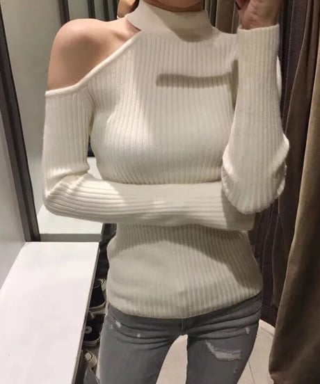 肩出しニット　2色展開