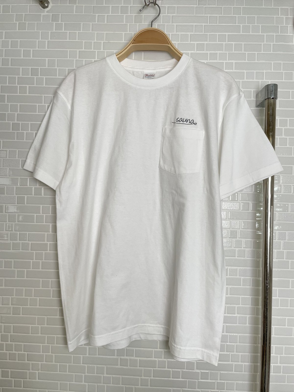 BODE 刺繍付きポケット Tシャツ ホワイト BODE 刺繍付きポケット Tシャツ ホワイト BODE（ボーディ