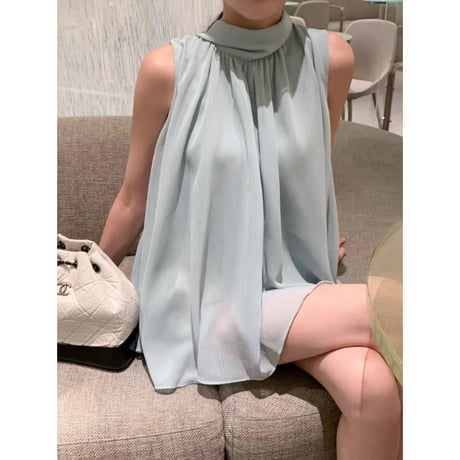 Éclat French Sleeveless Blouse