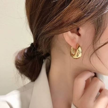 ゴールドドロップピアス