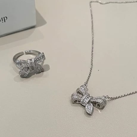 リボンモチーフネックレス　リング