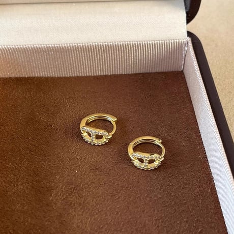 モチーフ ビジューフープピアス