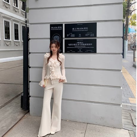 Soft Frill Slim Knit Top