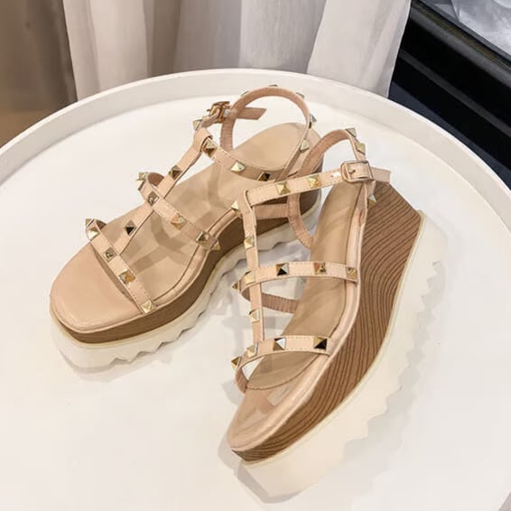 Dolls kill スタッズ付き サンダル 厚底サンダル Dolls kill スタッズ付き サンダル 厚底サンダル - メルカリ