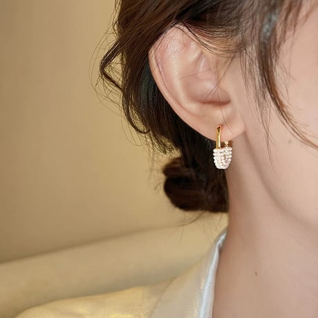 パールUフープピアス