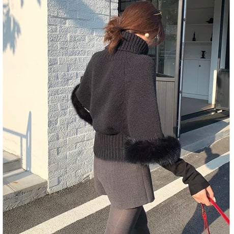 ハイネックケープニット