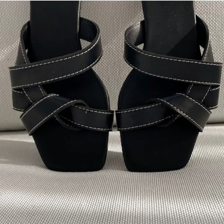 Minimal Cross Strap Flat Sandals