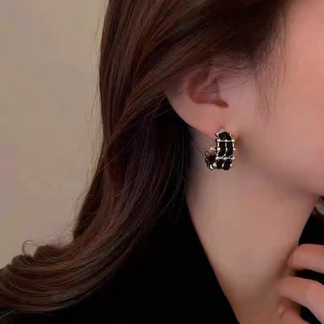 ゴールドボールピアス