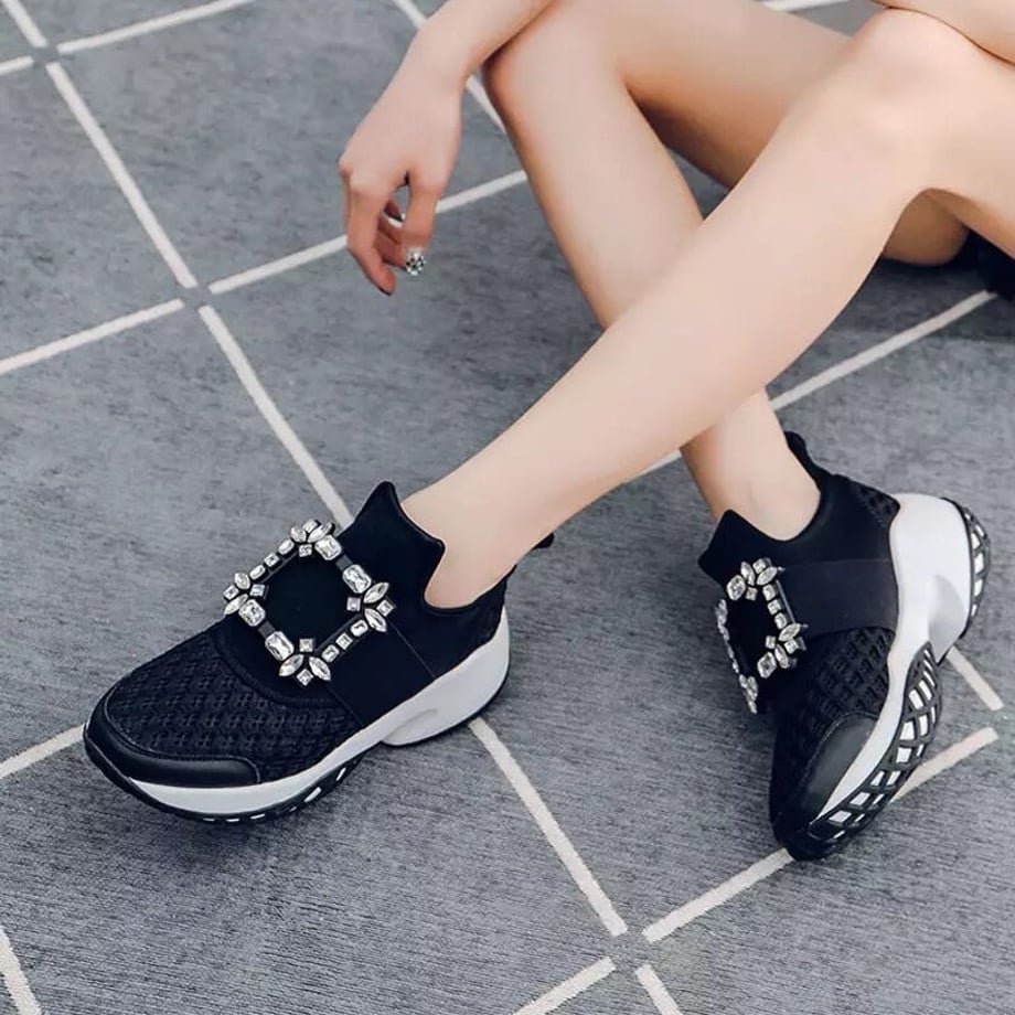 6000cc598a45721e2bb3ebb6