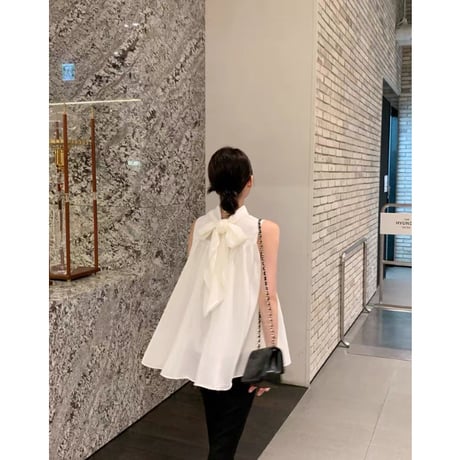 Éclat French Sleeveless Blouse