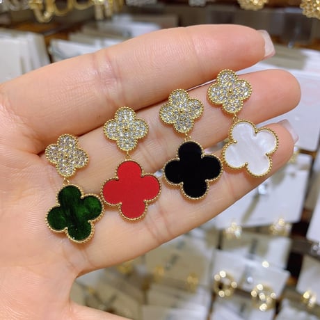 4colorクローバー2連ピアス