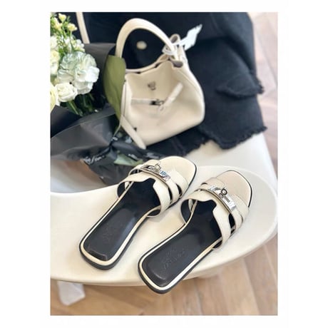 Éclat Belt Flat Sandals