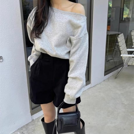 Off-Shoulder Relax Tops