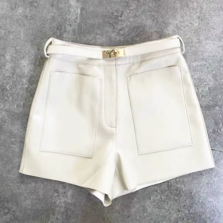 ベルト付きレザーパンツ