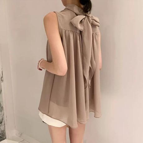 Éclat French Sleeveless Blouse