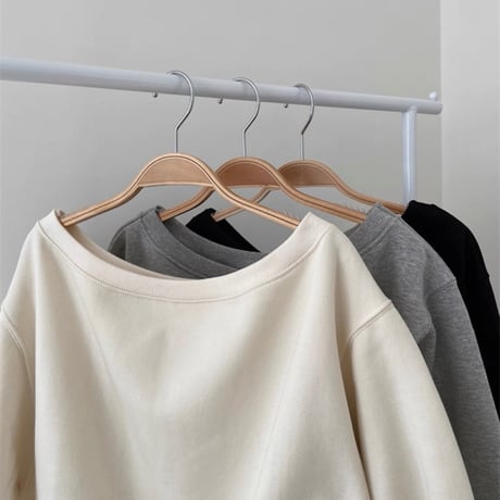 Off-Shoulder Relax Tops