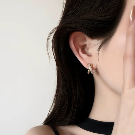 Lumière Twist Hoop Pierce