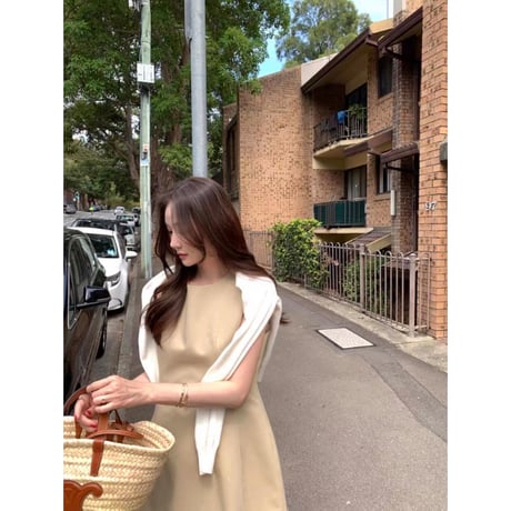 Élégance Sleeveless Flare Mini Dress