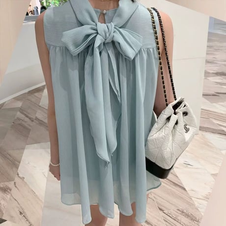 Éclat French Sleeveless Blouse