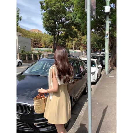 Élégance Sleeveless Flare Mini Dress