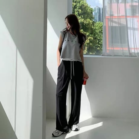 BASIC Cropped Sleeveless Top