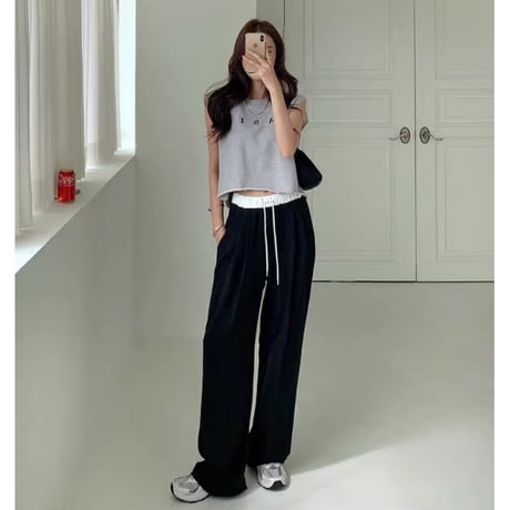 BASIC Cropped Sleeveless Top