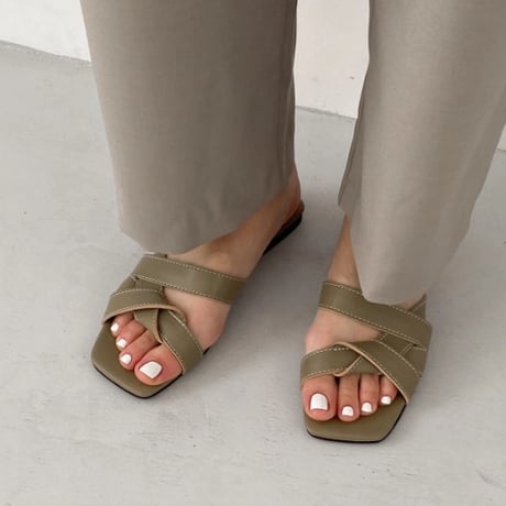 Minimal Cross Strap Flat Sandals