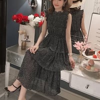 再販！3段フリルドットワンピース