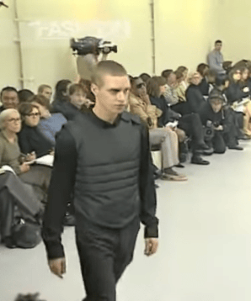ヘルムートラング 10連 バングル ブラック HELMUT LANG(HELMUT ヘルムートラング 10連 バングル ブラック HELMUT LANG(HELMUT