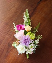 Karin　かりん　プリザーブドフラワーのお供え花　花束タイプ一対セット　プリザーブドフラワーのお供え花　お盆やお彼岸に、気温の高くなるこの時期にお仏壇を彩るアレンジメント