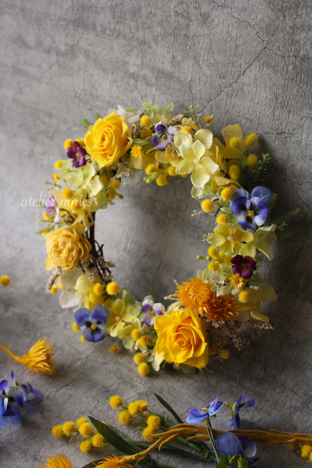 Viola ビオラ ミモザとビオラの元気の出る黄色いリース（M）母の日やお